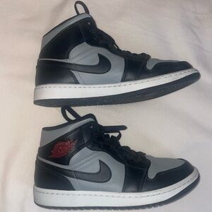 Nike Jordan 1 Mid Shadow Red